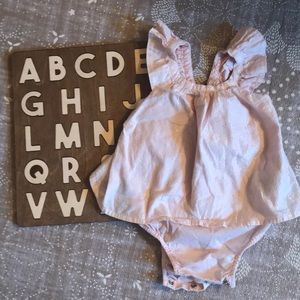 Baby Gap Ruffle Romper. 6-12mo. Like New!